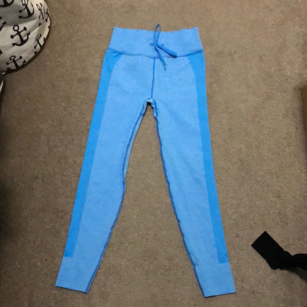 Women’s new with tags Victoria Secret blue Hugh wasted leggings size MD